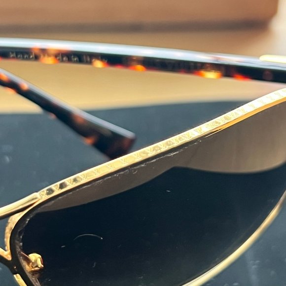 Louis Vuitton (LV) Gold Sunglasses - Picture 6 of 12